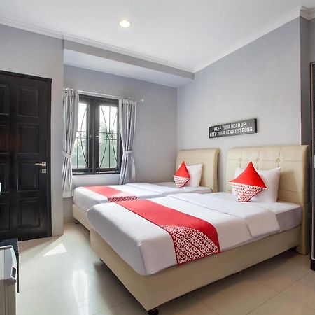 Oyo 105 La Maison D Ilona Jakarta Exterior foto