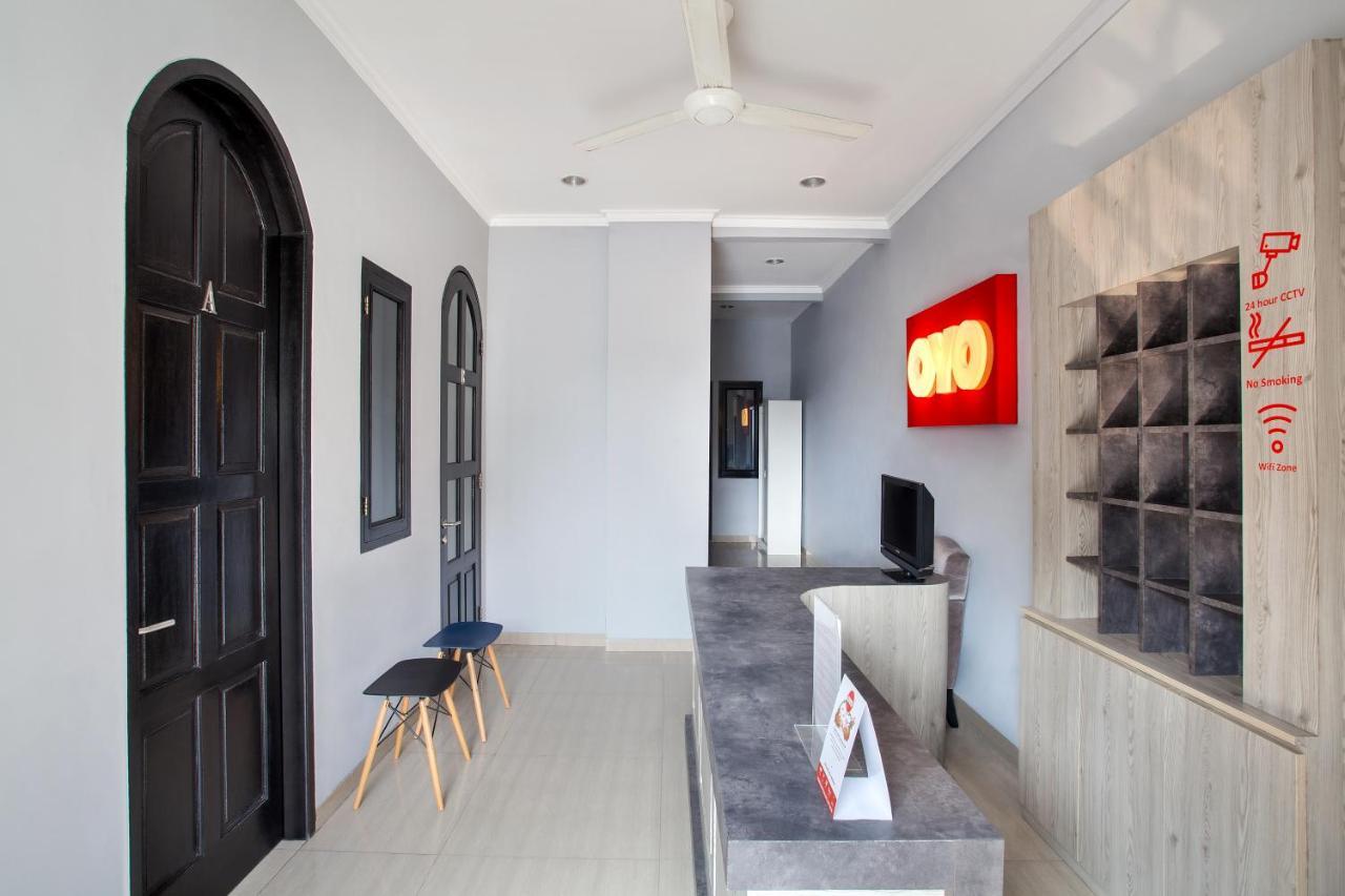 Oyo 105 La Maison D Ilona Jakarta Exterior foto